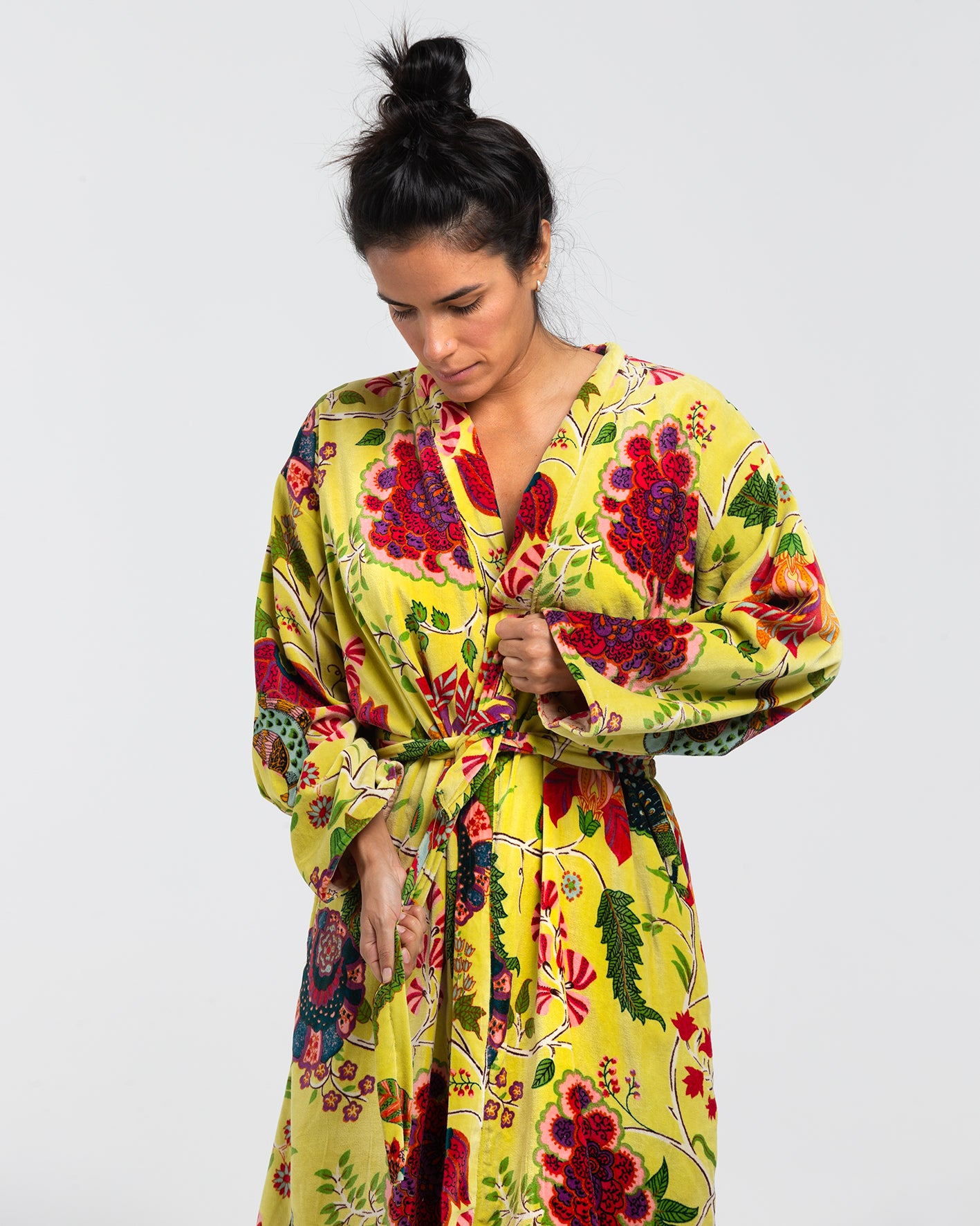 YELLOW GARDEN VELVET KIMONO
