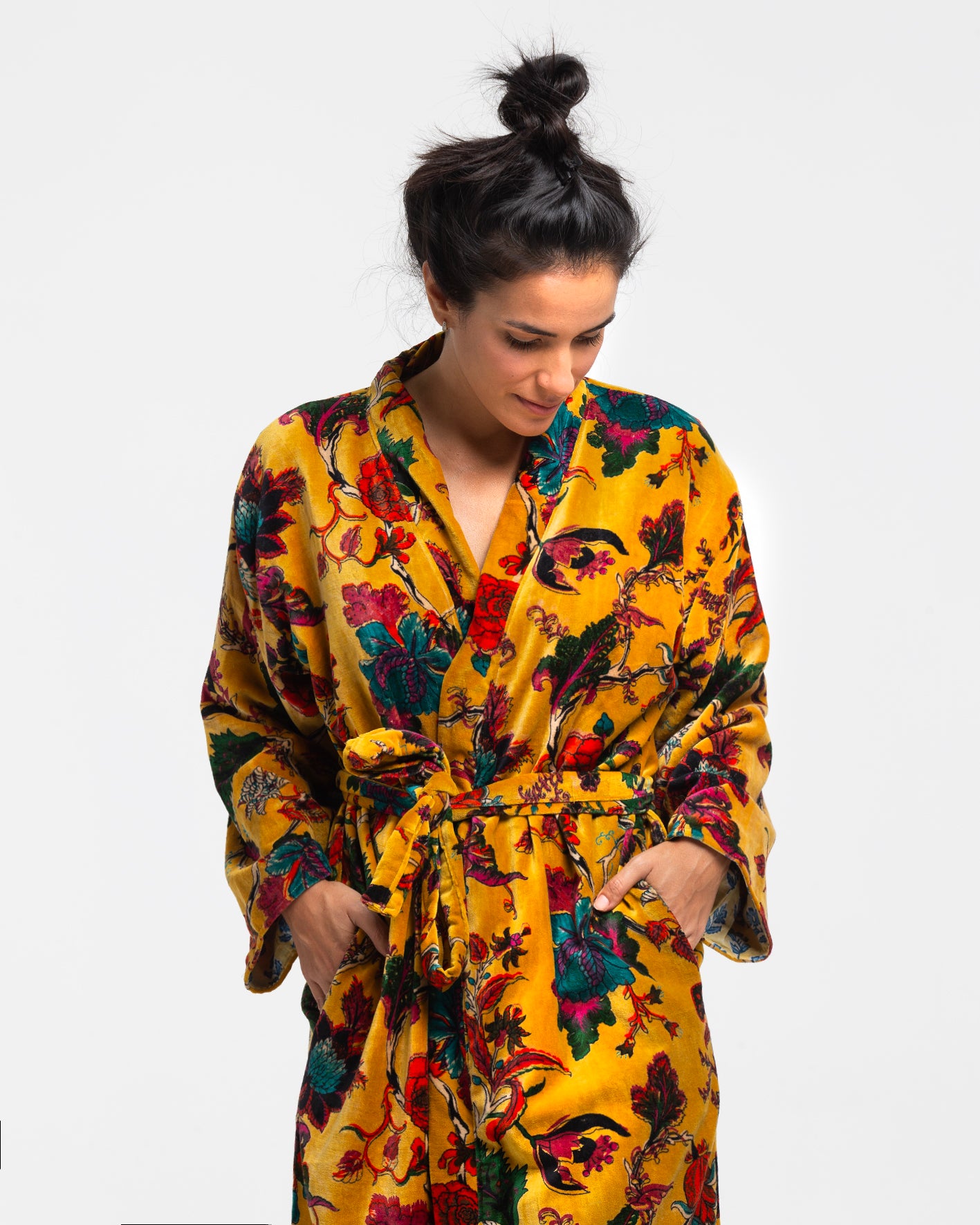 MUSTARD GARDEN VELVET KIMONO