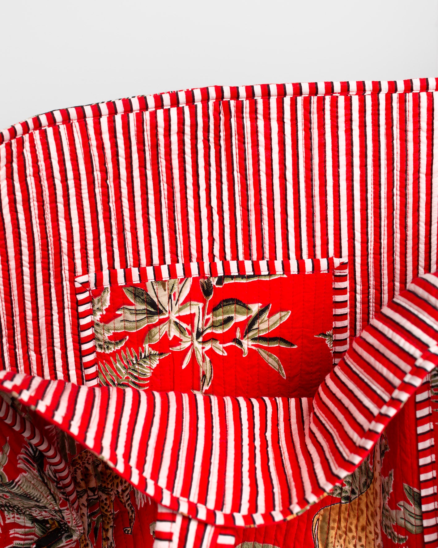 RED FOREST BLOCK PRINTED SHOP BAG
