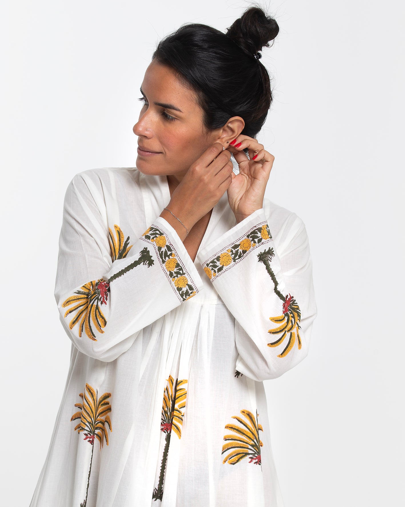 WHITE TROPICAL DESTINATION MIDI DRESS